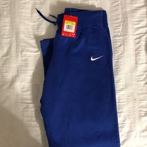 Nike Women’s classic draw string sweat pants